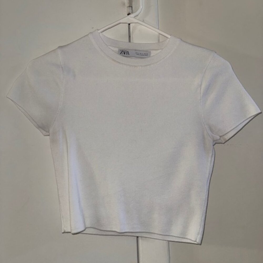 White Cropped ZARA T-shirt - sz MEDIUM